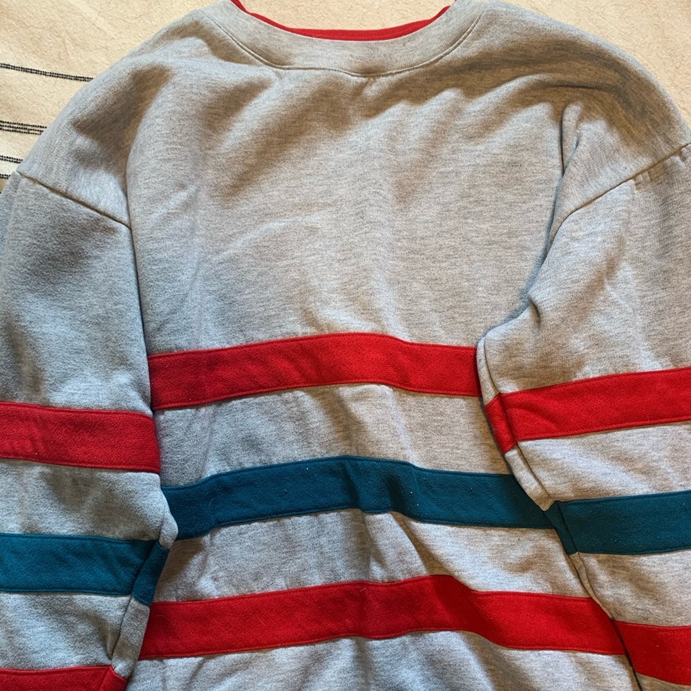 Crew neck with stripes